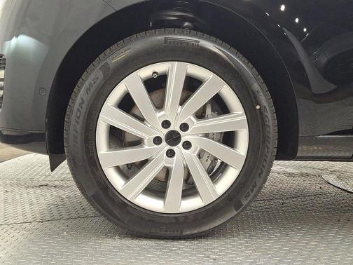 2026 Land Rover Range Rover SE