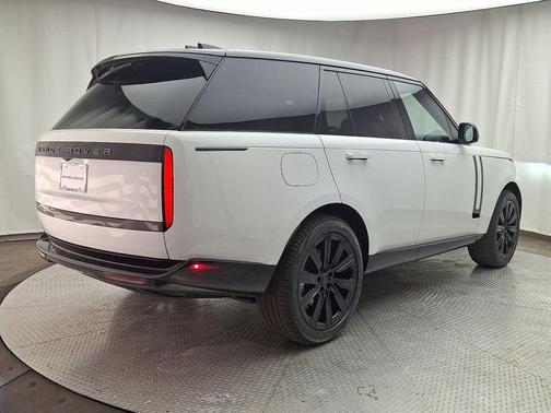 2026 Land Rover Range Rover P400 SE