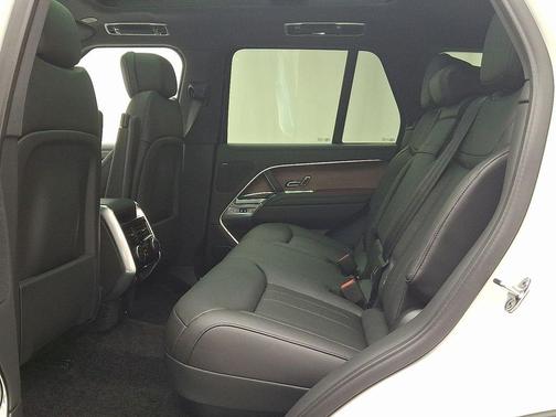 2026 Land Rover Range Rover P400 SE