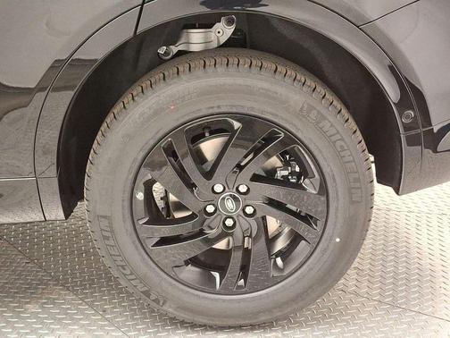 2025 Land Rover Discovery Sport S
