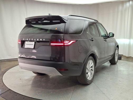 2025 Land Rover Discovery P300 S