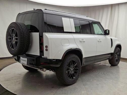 2025 Land Rover Defender P400 X-Dynamic SE