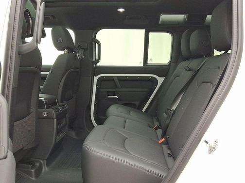 2025 Land Rover Defender P400 X-Dynamic SE