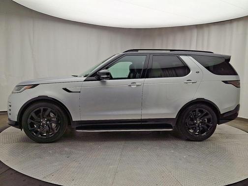 2024 Land Rover Discovery P300 Dynamic SE