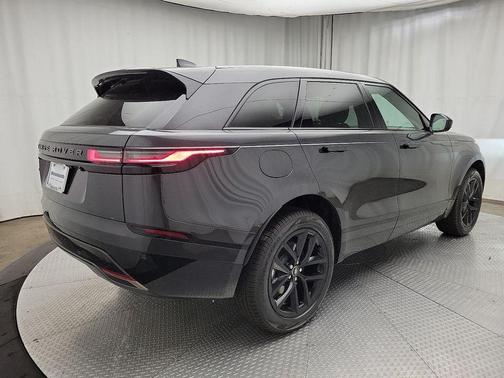 2025 Land Rover Range Rover Velar P250 Dynamic SE