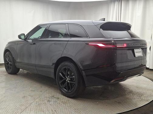 2025 Land Rover Range Rover Velar P250 Dynamic SE