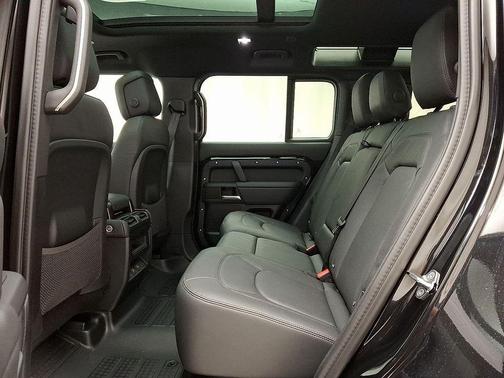 2025 Land Rover Defender P300