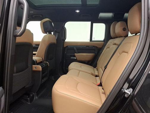 2025 Land Rover Defender P400 S