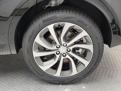 2025 Land Rover Discovery Sport S