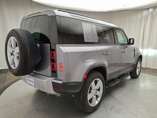 2024 Land Rover Defender P300