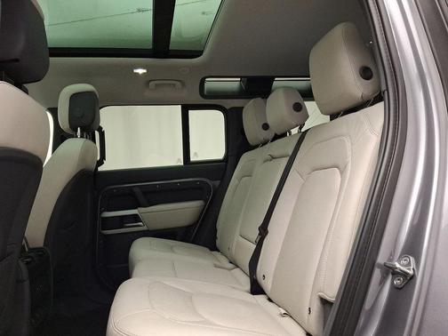 2024 Land Rover Defender P300