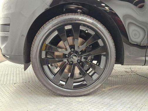2025 Land Rover Range Rover Sport P360 SE