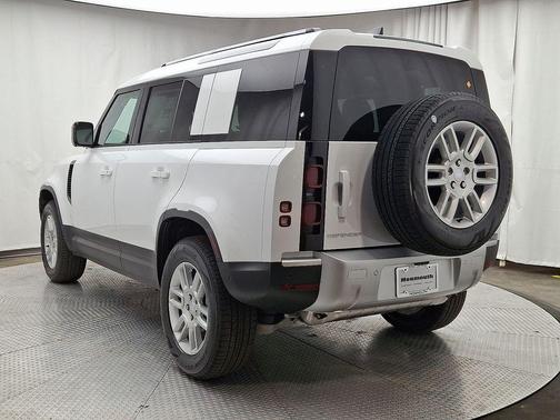 2025 Land Rover Defender P300
