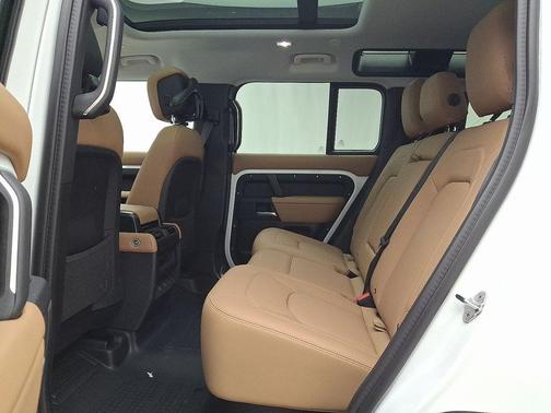 2025 Land Rover Defender P300