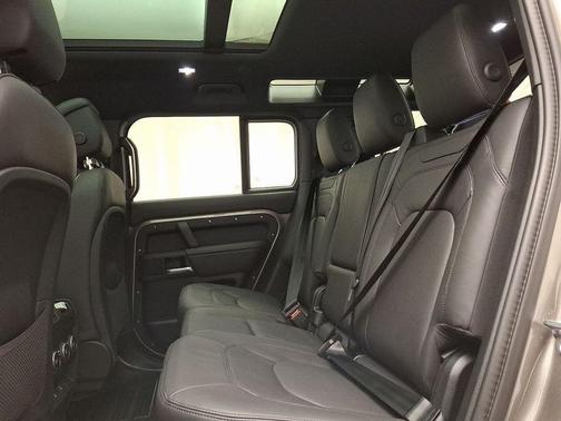 2025 Land Rover Defender P300