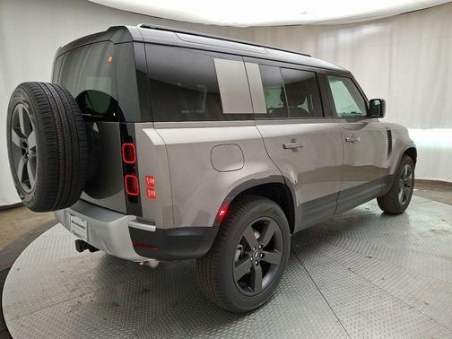 2025 Land Rover Defender P300