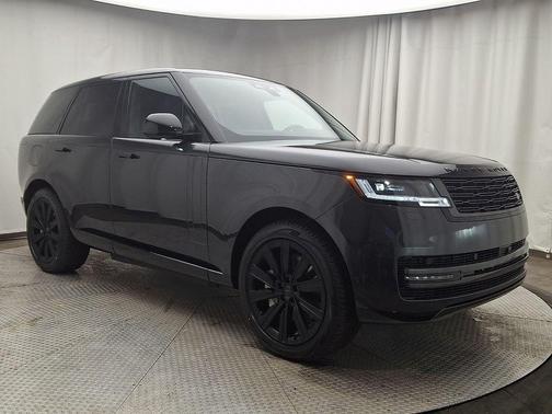 2026 Land Rover Range Rover P550e SE