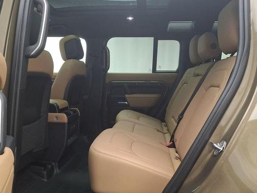 2026 Land Rover Defender 110 X-Dynamic SE