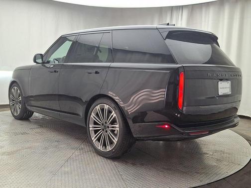 2026 Land Rover Range Rover P400 SE