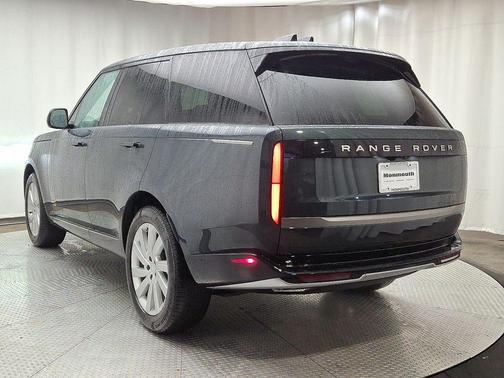 2025 Land Rover Range Rover P400 SE