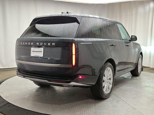2025 Land Rover Range Rover P400 SE