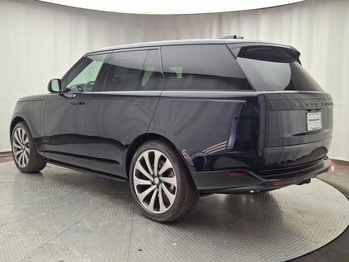 2025 Land Rover Range Rover P530 SE