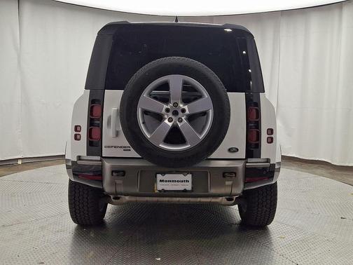 2023 Land Rover Defender 110 X-Dynamic SE