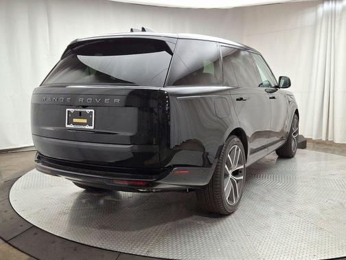 2025 Land Rover Range Rover P530 SE 7 Seat