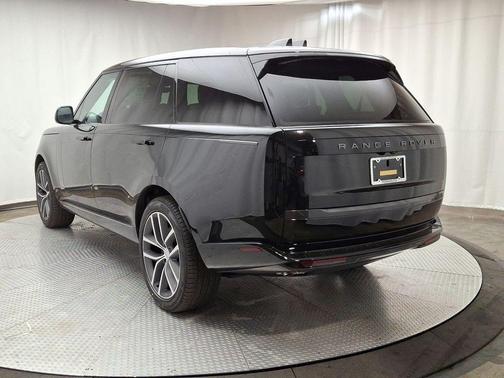 2025 Land Rover Range Rover P530 SE 7 Seat