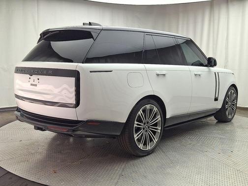 2023 Land Rover Range Rover P530 SE