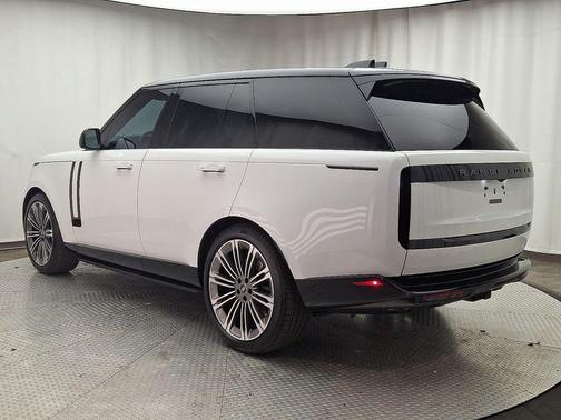 2023 Land Rover Range Rover P530 SE