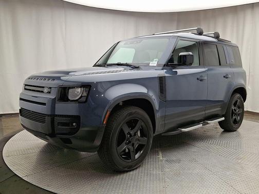 2022 Land Rover Defender 110 SE