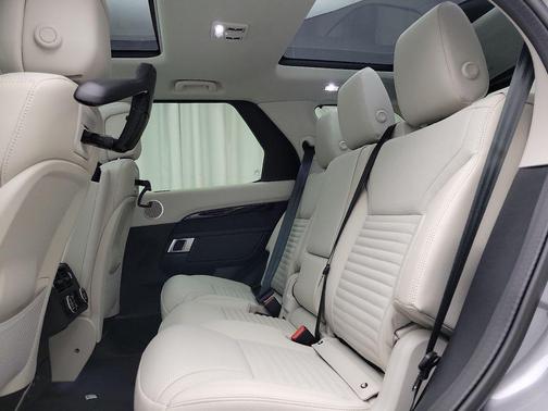 2024 Land Rover Discovery P300 S