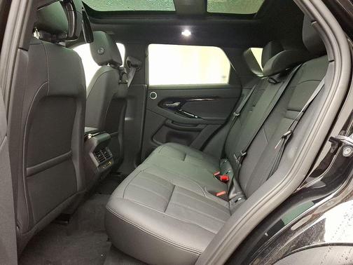 2026 Land Rover Range Rover Evoque Dynamic SE