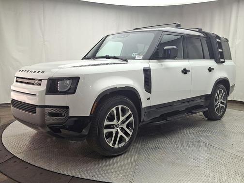 2024 Land Rover Defender P400 X-Dynamic SE