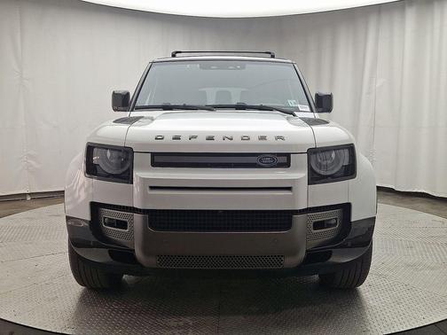 2024 Land Rover Defender P400 X-Dynamic SE