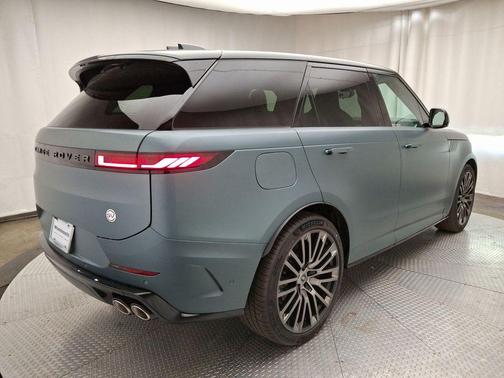2025 Land Rover Range Rover Sport P635 SV Edition Two