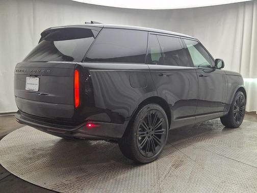 2026 Land Rover Range Rover P400 SE