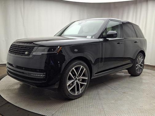 Santorini Black 2026 Land Rover Range Rover P400 SE