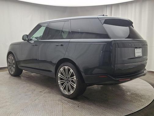2026 Land Rover Range Rover P400 SE