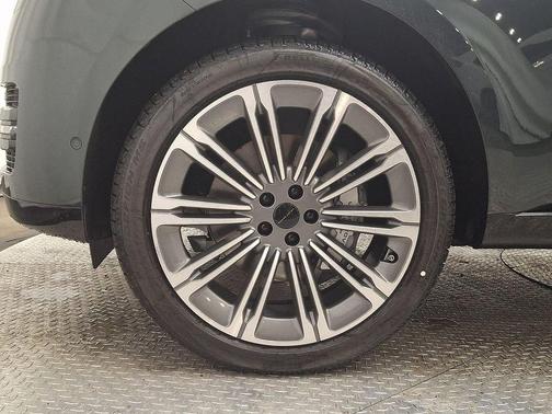 2026 Land Rover Range Rover P400 SE