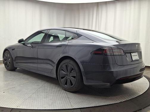 2022 Tesla Model S Base