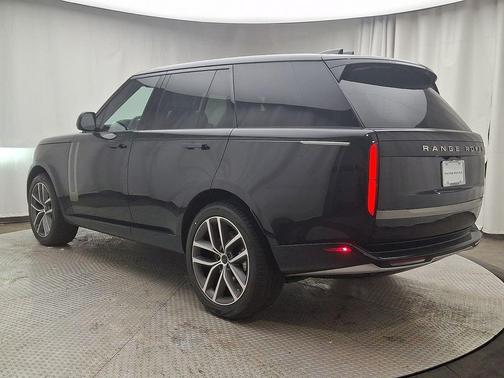 2026 Land Rover Range Rover P400 SE