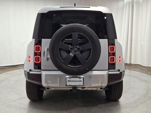 2024 Land Rover Defender P300