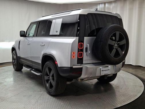 2024 Land Rover Defender P300