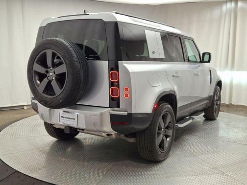 2024 Land Rover Defender P300