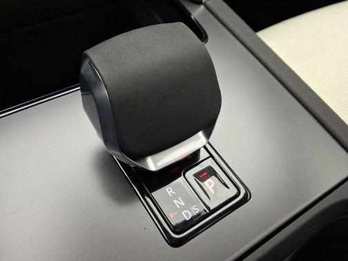 2025 Land Rover Discovery Sport S