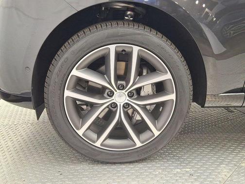 2025 Land Rover Range Rover P400 SE