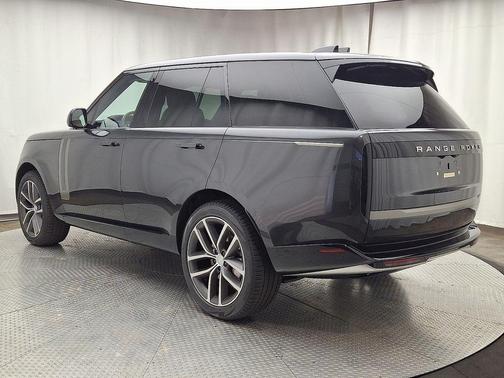 2025 Land Rover Range Rover P400 SE