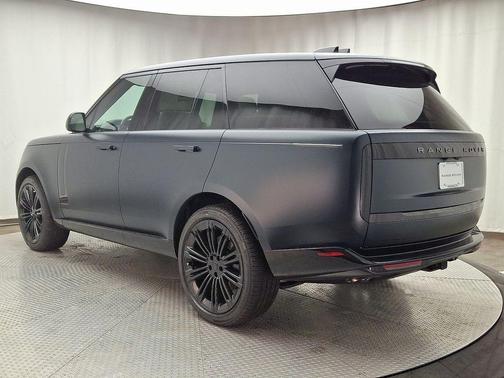 2026 Land Rover Range Rover SE